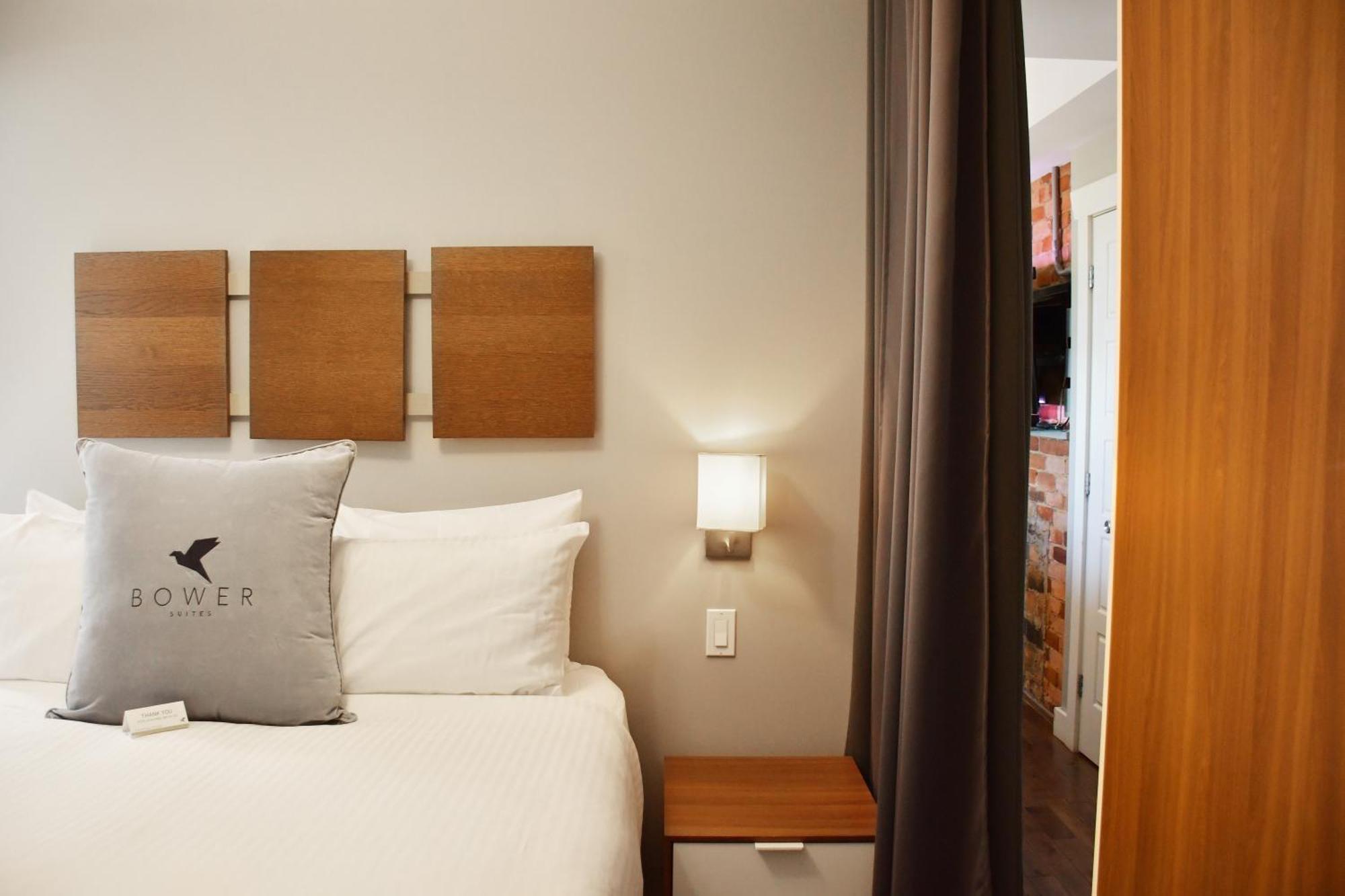 Chateau Queen By Bower Boutique Hotels モンクトン エクステリア 写真