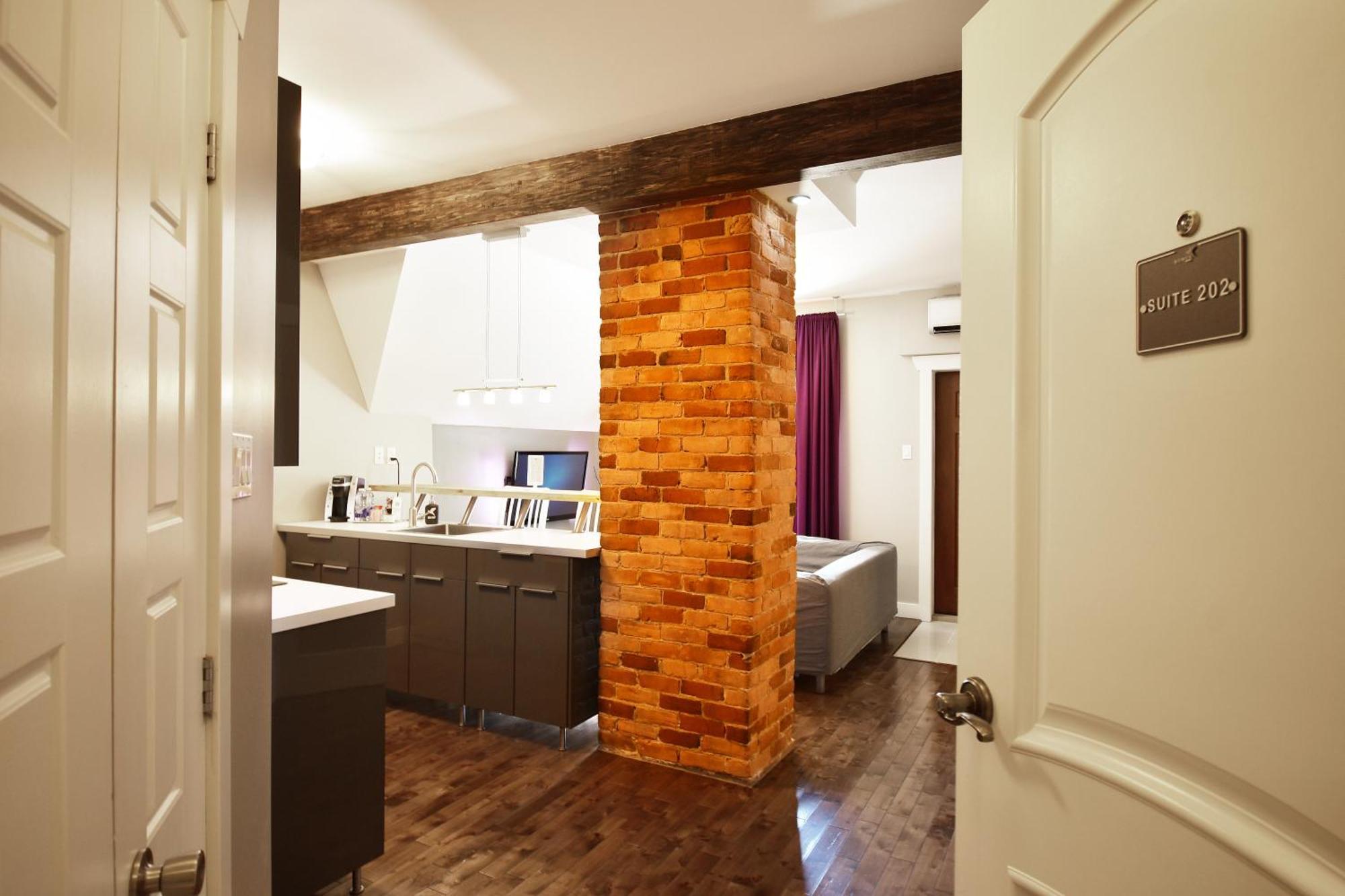 Chateau Queen By Bower Boutique Hotels モンクトン エクステリア 写真